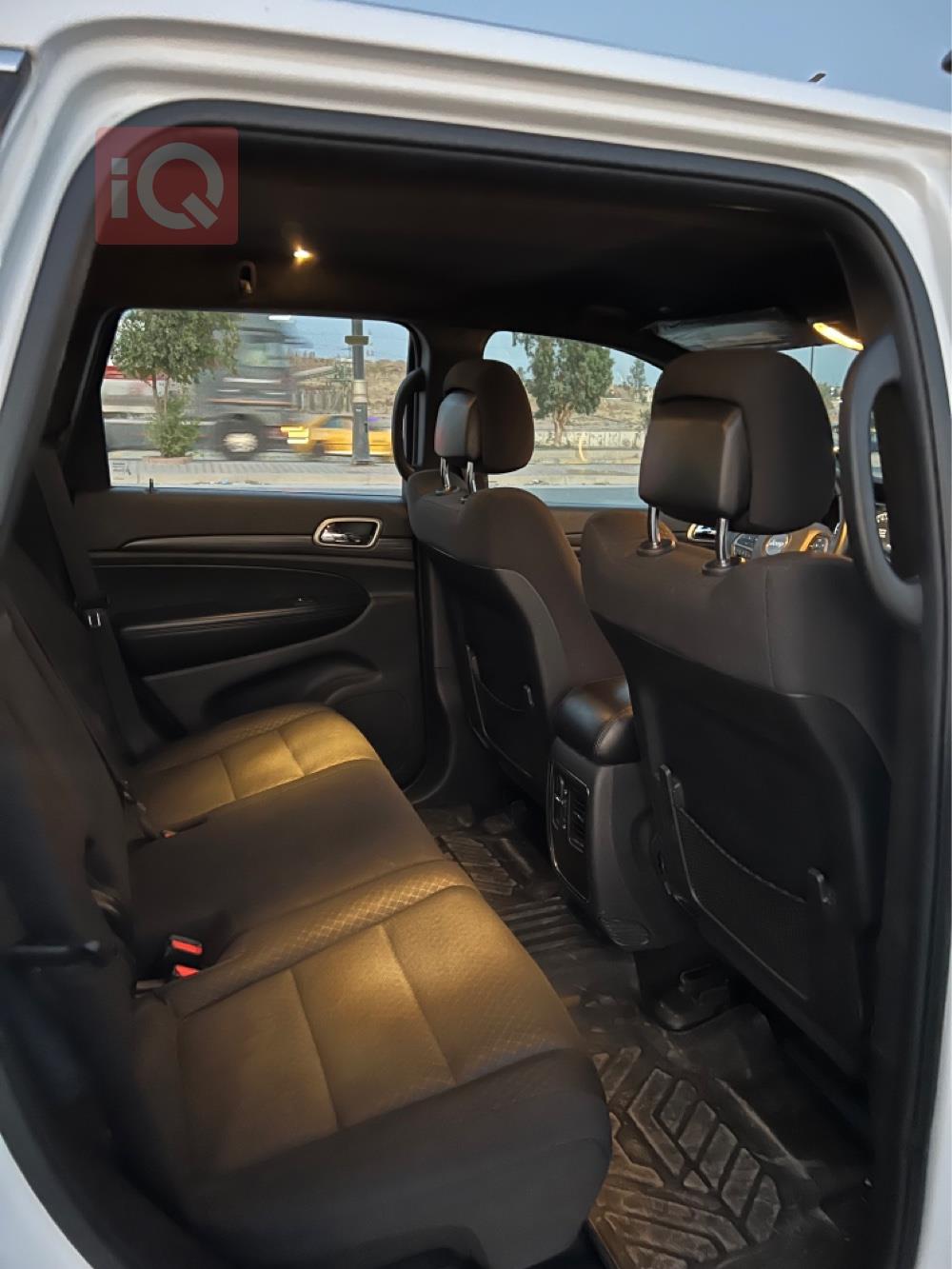 جیپ گراند شیرۆکی